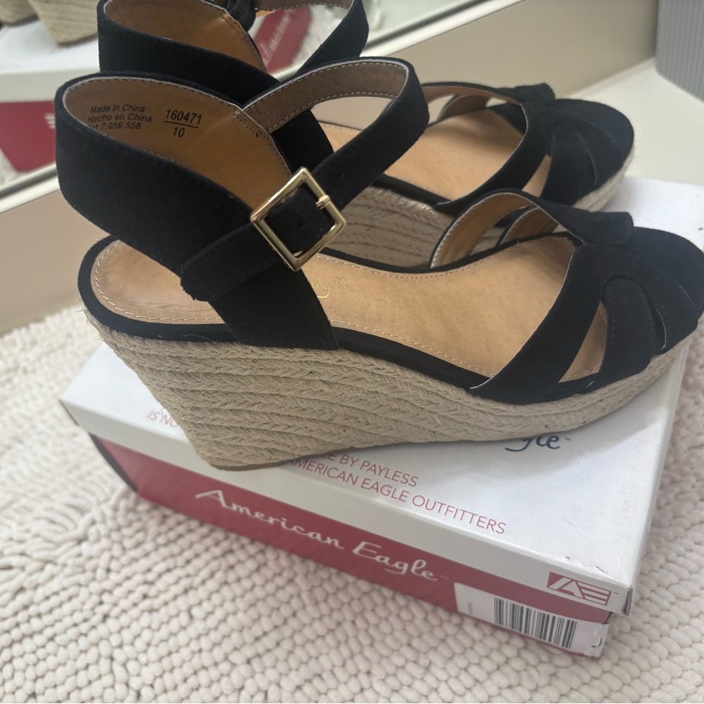 American Eagle Outfitters Black and Tan Wedge Sandals